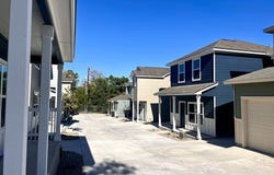 2075 Silver Oak Dr, San Antonio, TX 78213