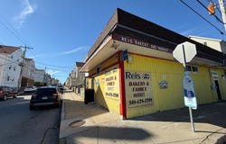 208 Snell St, Fall River, MA 02721