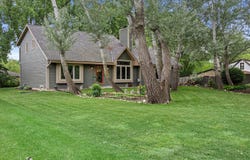 S74w14933 Woods Rd, Muskego, WI 53150