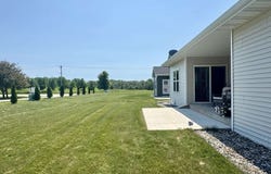 1909 CREEKWOOD Court, MANITOWOC, WI 54220