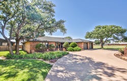 400 N Sherman Avenue, Levelland, TX 79336