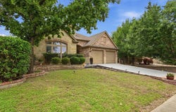 377 Verano Dr, Kyle, TX 78640