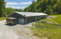 622 Earls Hollow Rd, Speedwell, TN 37870