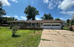 112 S. Cedar St., Rushville, IL 62681