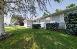 925 River View Dr, Cody, WY 82414