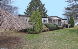 2015 E PENNSYLVANIA Avenue, LEBANON, PA 17042