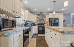 288 Howard Norton Drive, Hiddenite, NC 28636