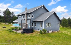 438 Davis Rd, Sagle, ID 83860