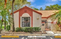 128 Centennial Ct, Deerfield Beach, FL 33442