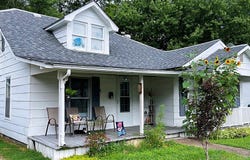 1216 Brown, PARIS, TN 38242