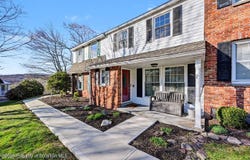 109 Townhouse Place, Roaring Brook Twp, PA 18444