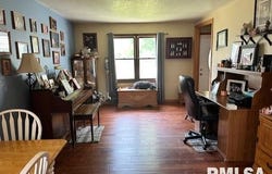 1228 S CLAY Avenue, Jacksonville, IL 62650