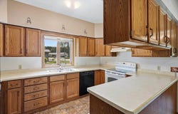 1617 E Blodgett Street, Marshfield, WI 54449