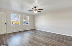 39 COMMERCE Street, NEW OXFORD, PA 17350