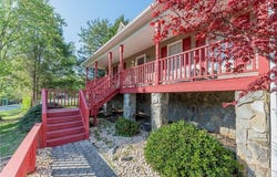 6004 Stone Bluff Drive, Clemmons, NC 27012