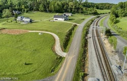 139 Hearthside Rd, Clinton, TN 37716