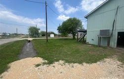 501 S 15th Street, Seadrift, TX 77983