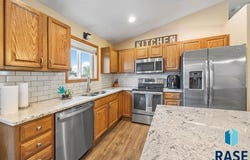 4004 S Klein Ave, Sioux Falls, SD 57106