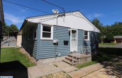 313 S 2nd St E, Aurora, MN 55705