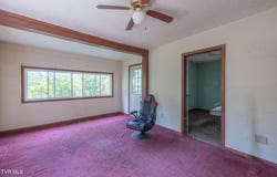 1227 South Eastman Road, Kingsport, TN 37660