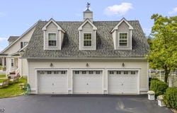 2 Glencree Ln, Clinton Twp., NJ 08833-4372