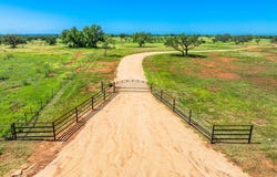2602 County Road 406, Llano, TX 78643