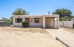 2220 Coleen Court, Las Cruces, NM 88001