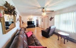38 Walnut St, PETERSTOWN, WV 24963