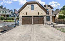 5230 Senger LN, Eugene, OR 97405