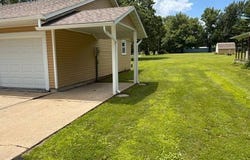 706 Oak Drive, Oblong, IL 62449