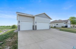 745 Fox Ct, Tea, SD 57064