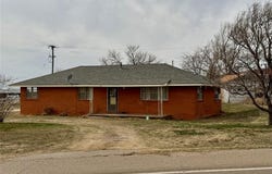 140 S Main Street, Leedey, OK 73654