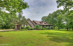 1330 Stoneledge Lane, Neosho, MO 64850
