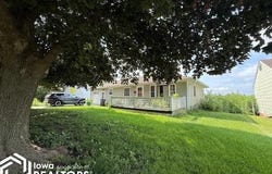 215 Linden Court, Brooklyn, IA 52211