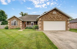 1060 Berkley, Marshfield, MO 65706