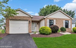 32 Peasley Drive, Marlboro, NJ 07746