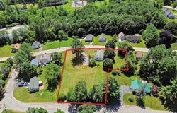 27 Park Street, Farmingdale, ME 04344