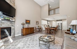 3701 Sinclair Close S, Moosic, PA 18507