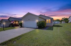 668 Woodlawn Rd, Chardon, OH 44024
