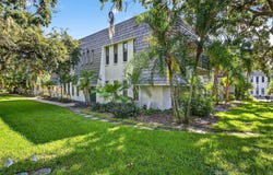 702 LYNDHURST STREET, DUNEDIN, FL 34698