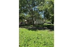 624 E 8th St, Newton, KS 67114