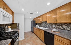 11124 Burbank Street, North Hollywood, CA 91601