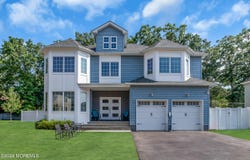 8 Sarah Lane, Eatontown, NJ 07724