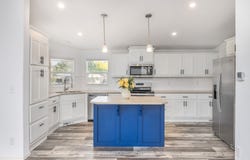 570 N 10TH Ave, Cornelius, OR 97113