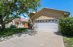 934 Cedarcrest Drive, Pueblo, CO 81005