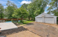 702 WILLIAMSBURG ROAD, STERLING, VA 20164