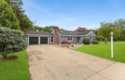 15 Circuit Drive, Rehoboth, MA 02769