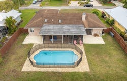 1550 SE Pratt St, Port St Lucie, FL 34983