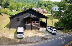 9968 hwy 805, Jenkins, KY 41537