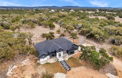 123 Wandering Oaks Cir, Burnet, TX 78611
